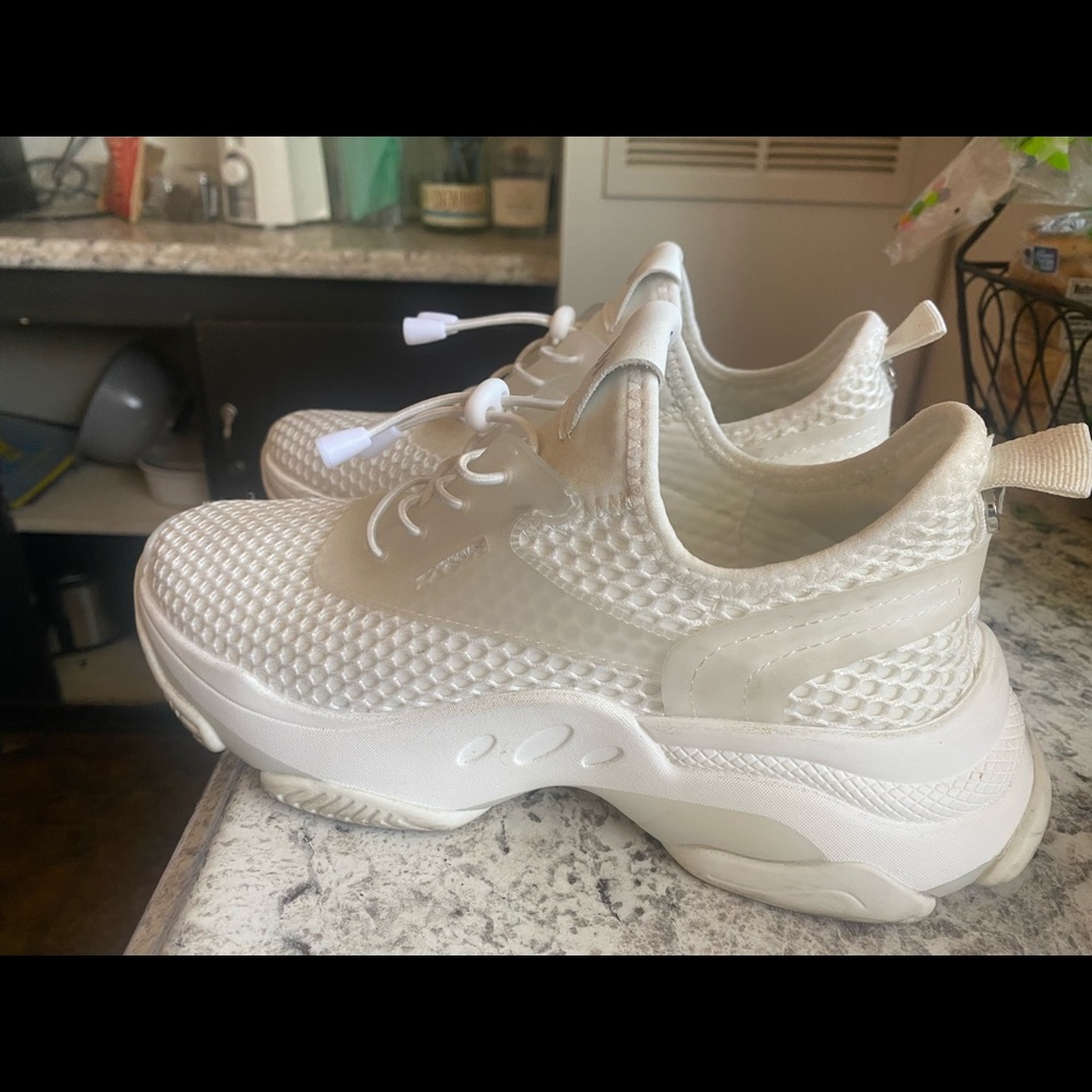 Slightly worn Steve Madden NY90 shoes